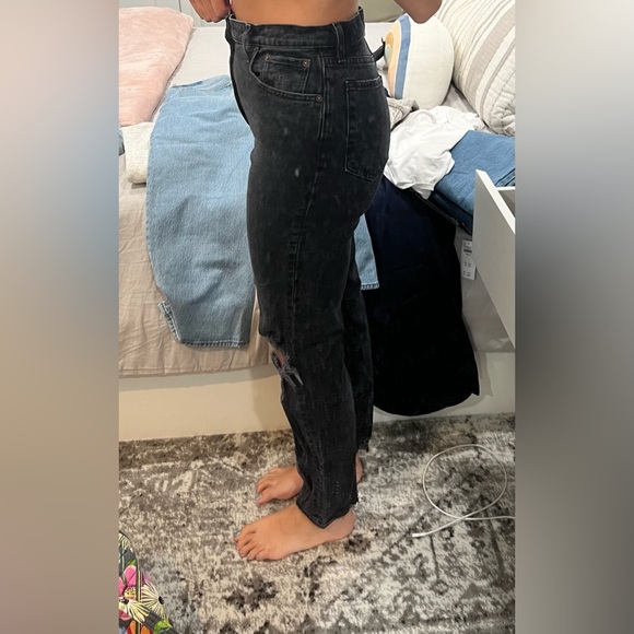 Abercrombie ‘90s Straight Ultra High Rise Jeans - Picture 3 of 4